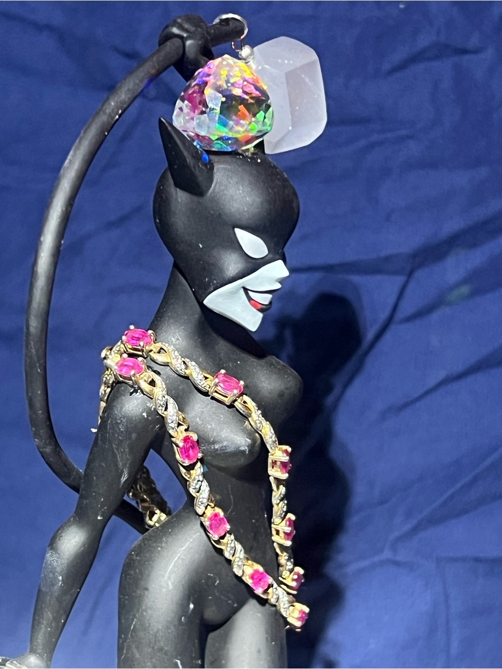 11” Jeweled Catwoman Collectible — Genuine Gemstone Embellishments 💎 - Picture 6 of 14